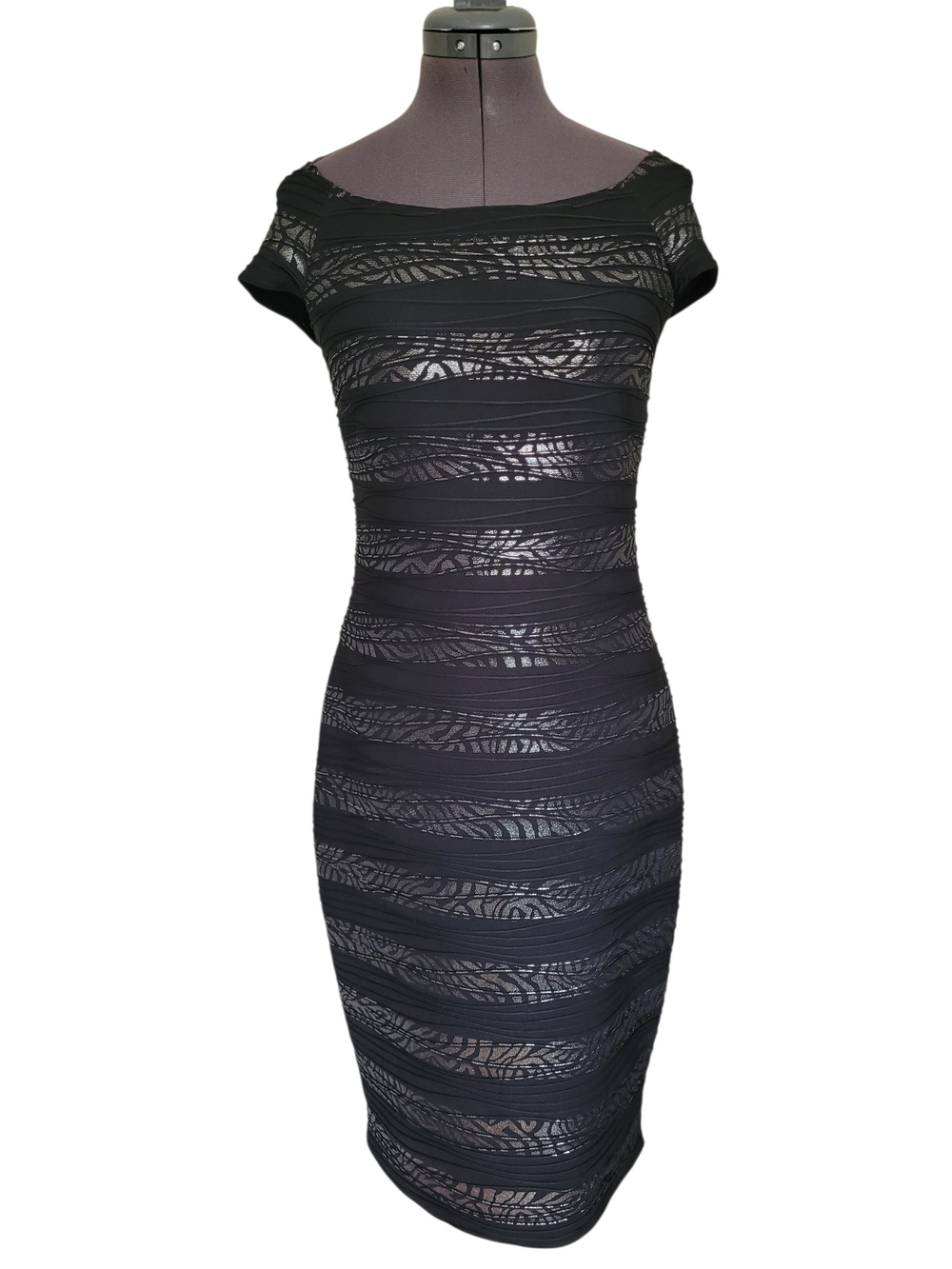 Frank Lyman Metallic Textured Bodycon Dress - Size 8